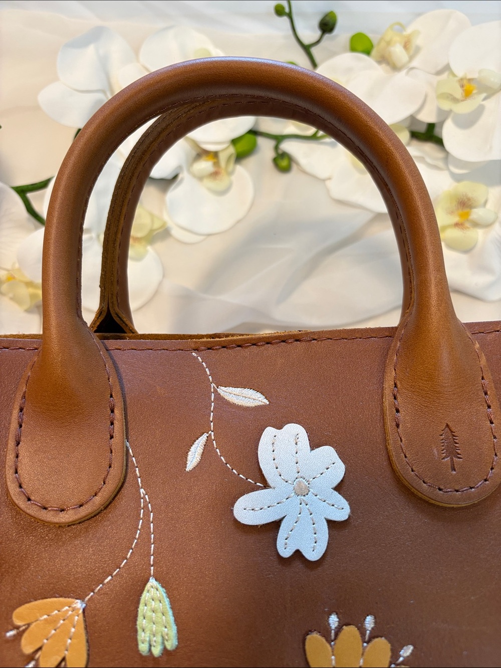 Portland Leather Goods Special Edition Large Raindrop Crossbody Bag - Picture 7 of 11